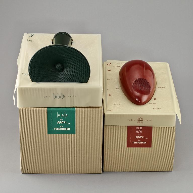 RADIOAPPARATER, 2 st, "Moa Moa" samt "LaLaLa", Philippe Starck, Telefunken, 1990-tal.