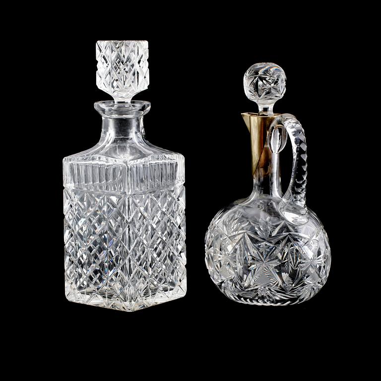 KARAFFER 2 st, glas/kristall, 1900-talets förstahälft.