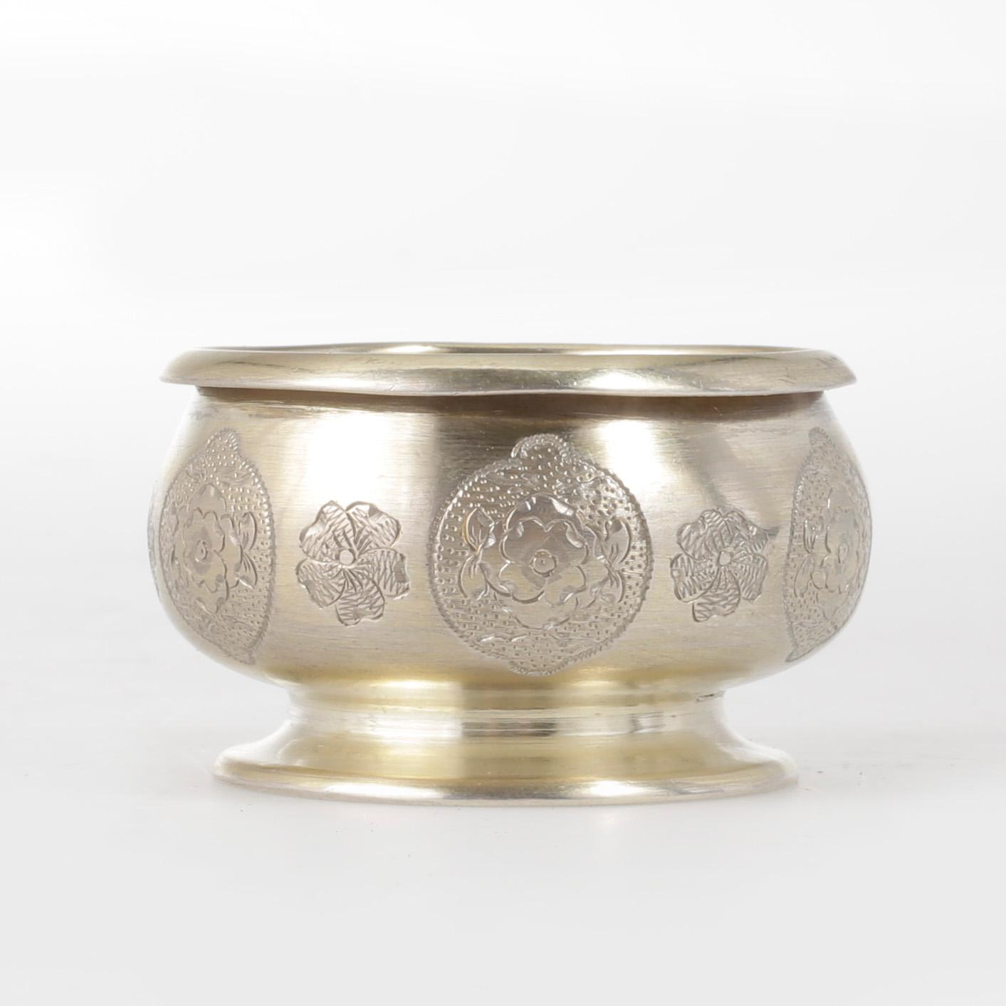 SALTKAR, silver, Moskva, 1800-talets andra hälft. Vikt ca 46 gram.