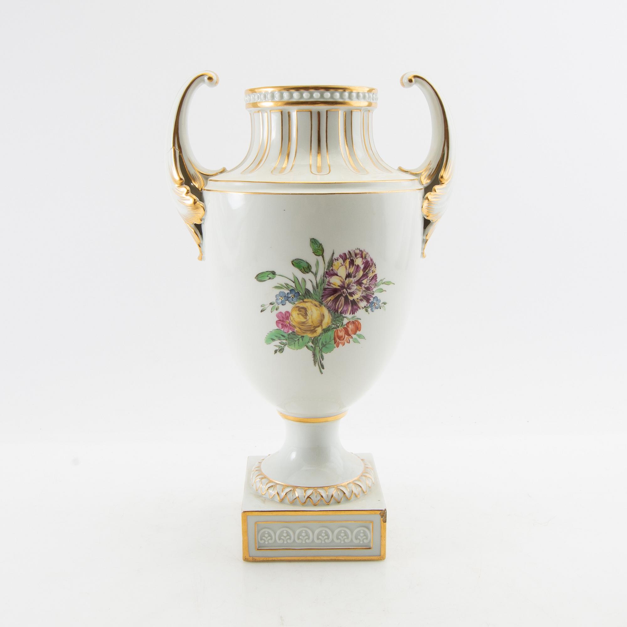 Urn/Vase "Juliane Marie porcelain" Royal Copenhagen Denmark first half of the 20th century.