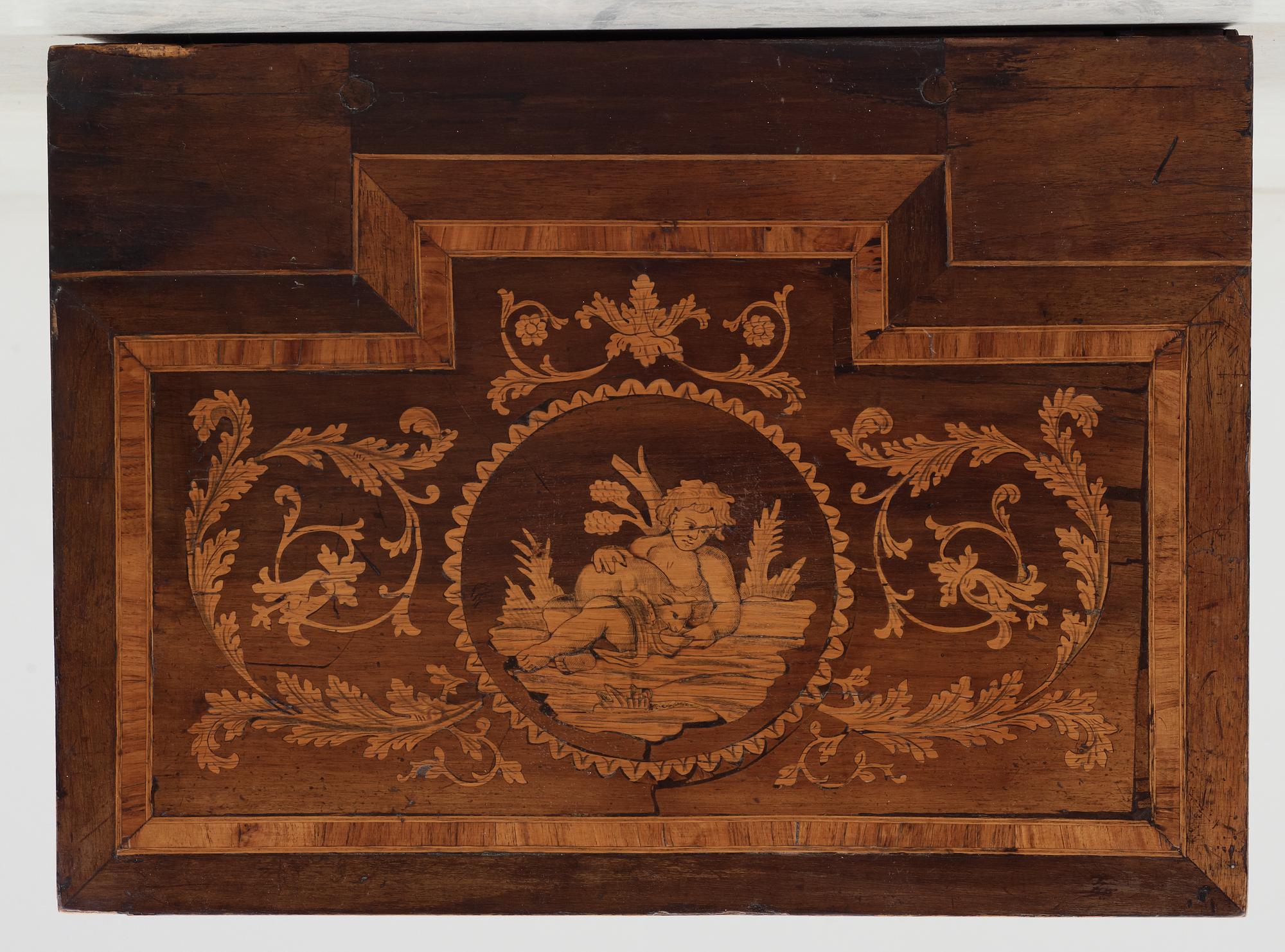 An Italien late 18th century chamber pot cupboard.