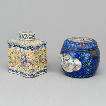 Two Chinese tea caddies with cover, enamel on copper, Qing dynasty, 19th Century.
