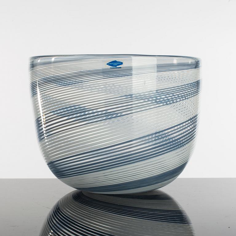 HEIKKI ORVOLA, two bowls, glass, signed, Nuutajärvi, Notsjö, Finland.