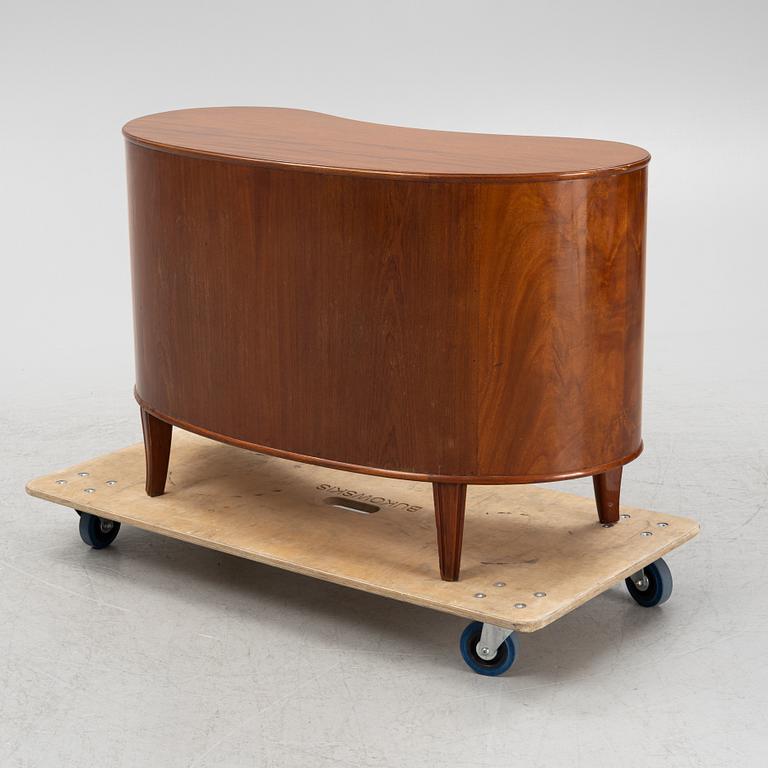 Axel Larsson, a Swedish Modern mahogany-veneered dresser,  AB Svenska Möbelfabrikerna, Bodafors, Sweden, 1940's.