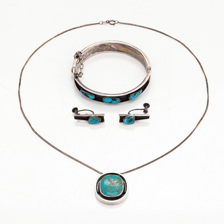 Bracelet, pendant and earrings, silver, turquoise, Tillander, Helsinki, 1950s.