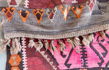 MATTA, Kelim, ull, ca 140 x 300.