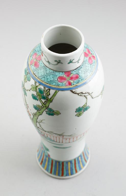 VAS, porslin, Kina, 1800-/1900-tal.