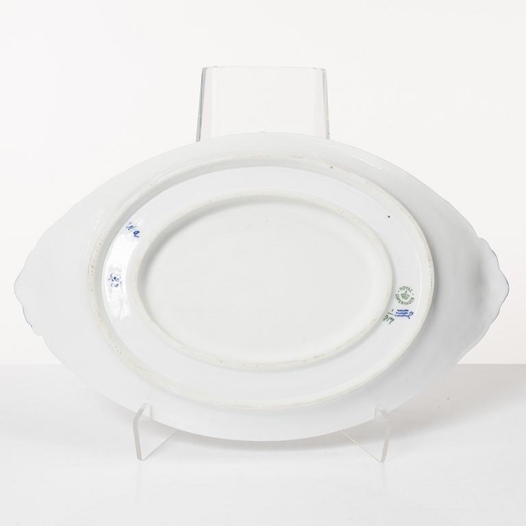 Royal Copenhagen, terrin med lock och fat, "Musselmalet", Danmark, 1889-1922.