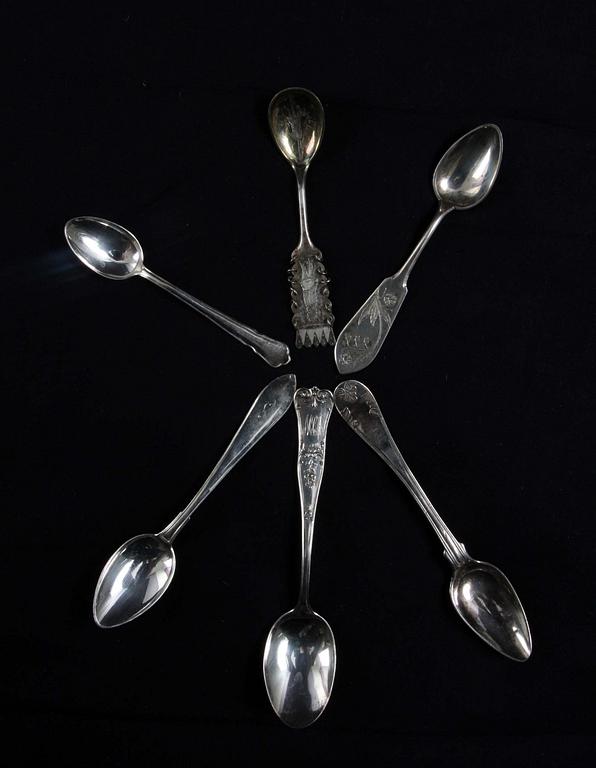 TE-, KAFFE- OCH MOCCASKEDAR ca 70 delar. Silver.