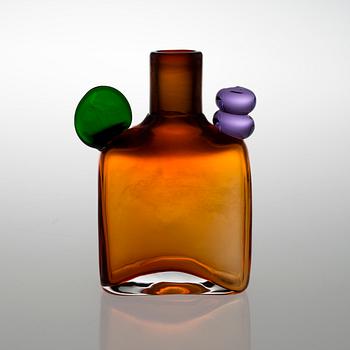 OIVA TOIKKA, A POMPOM BOTTLE. N 526, Signed Oiva Toikka Nuutajärvi Notsjö. 1970-1972.