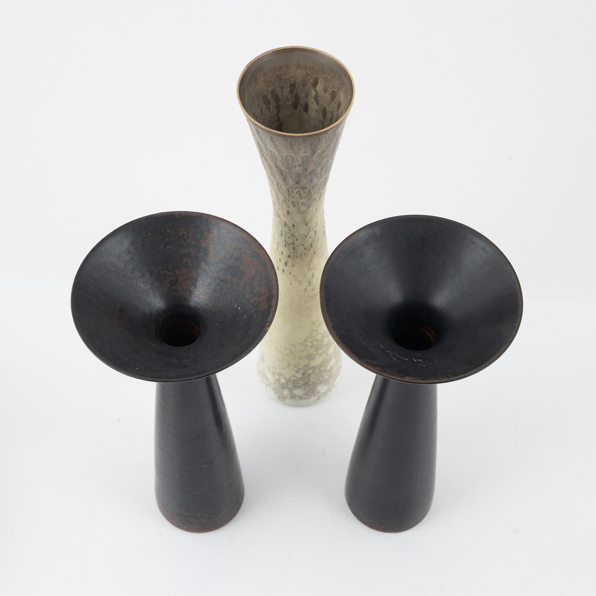 Carl-Harry Stålhane, vaser, 5 st, samt Gunnar Nylund, skål, stengods, Rörstrand.