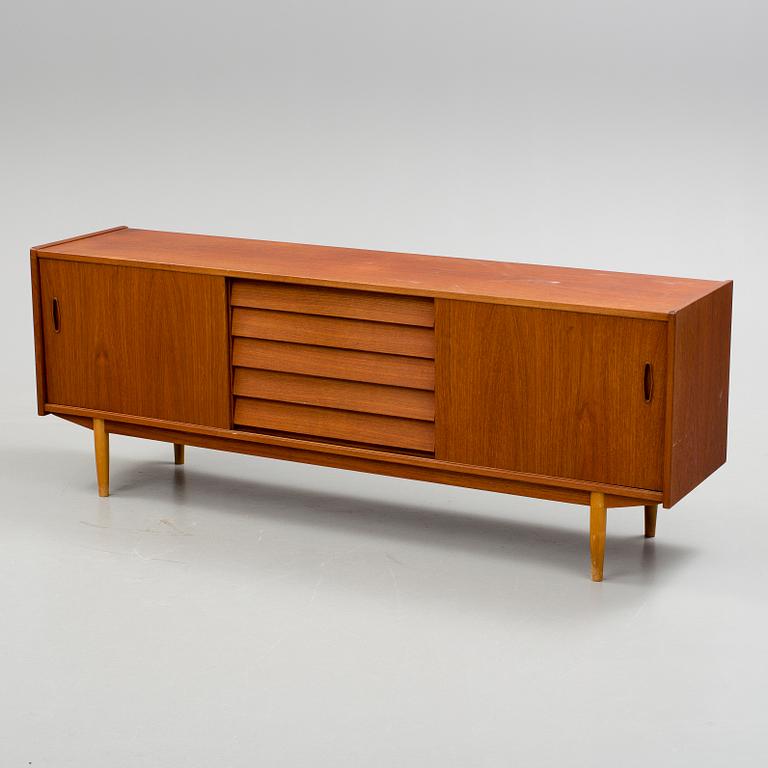 SIDEBOARD, "Trio", Nils Jonsson, Troeds, 1900-talets andra hälft.