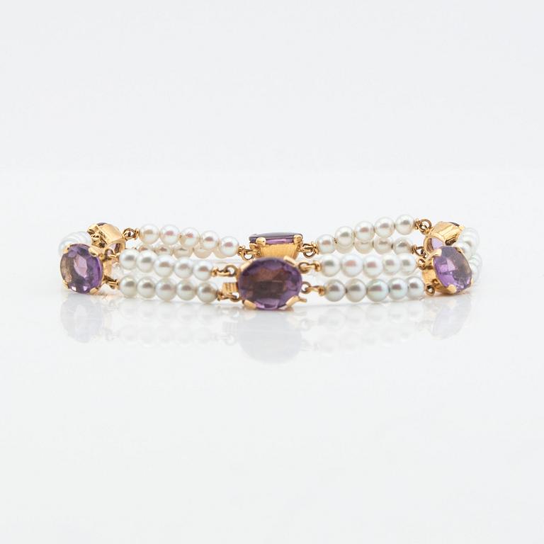 Bracelet, Engelbert, 18K gold with amethysts and pearls.