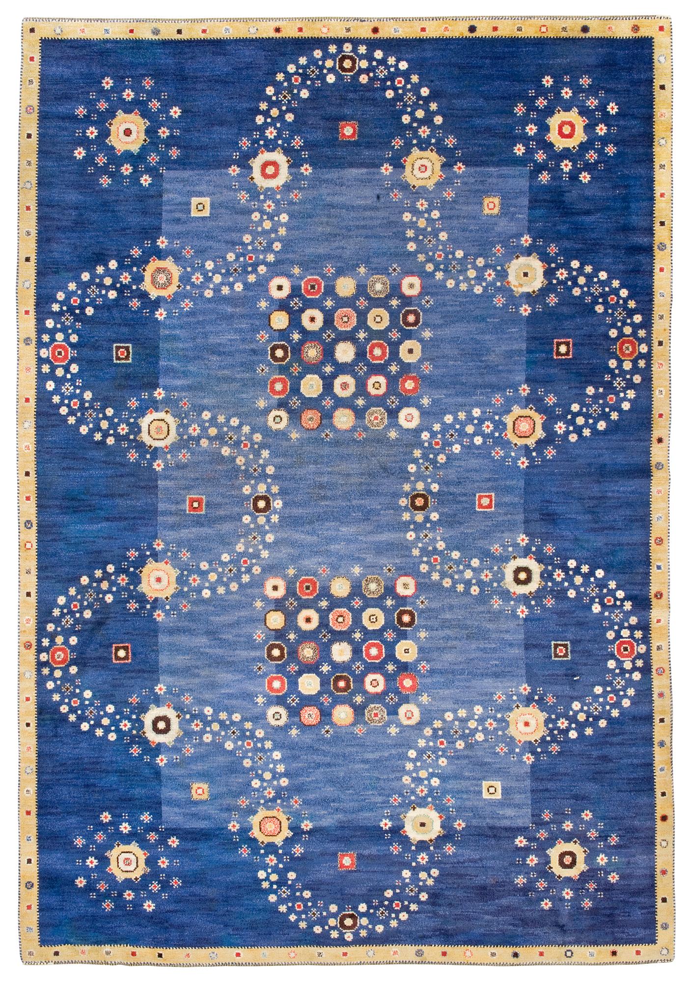 MATTA. "Rabatten, blå". Flossa. 432,5 x 295,5 cm. Signerad AB MMF BN (AB Märta Måås-Fjetterström, Barbro Nilsson).