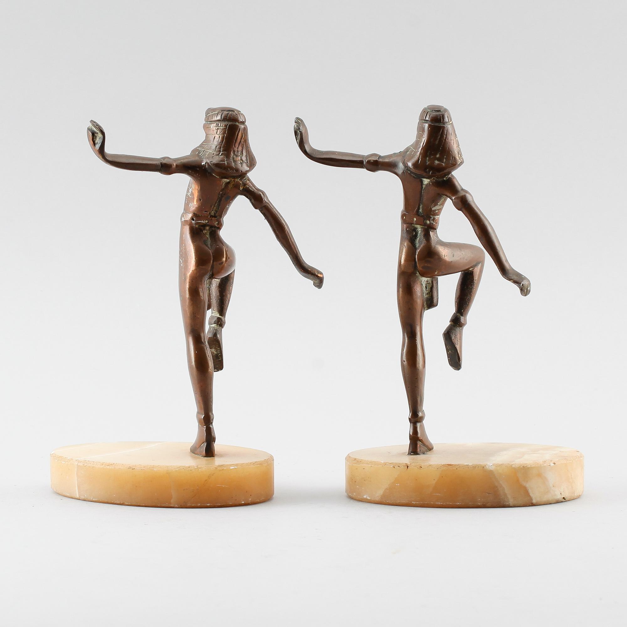 SKULPTURER, 2 st, bronserad metall, 1900-talets första hälft.