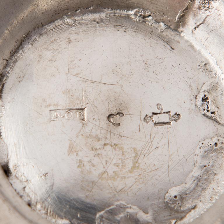 PIKAREITA, 2 kpl, hopeaa, Anders Östberg, Kokkola 1800-luvun alku ja Lars Stabaeus, Tukholma 1754. Yhteispaino 79 g.