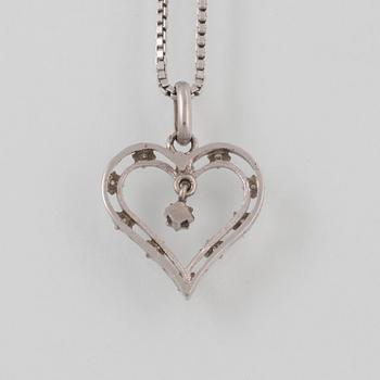 HÄNGE, 18K vitguld med åttkantslipade diamanter, importstämplat. Vikt 6,0 gram.