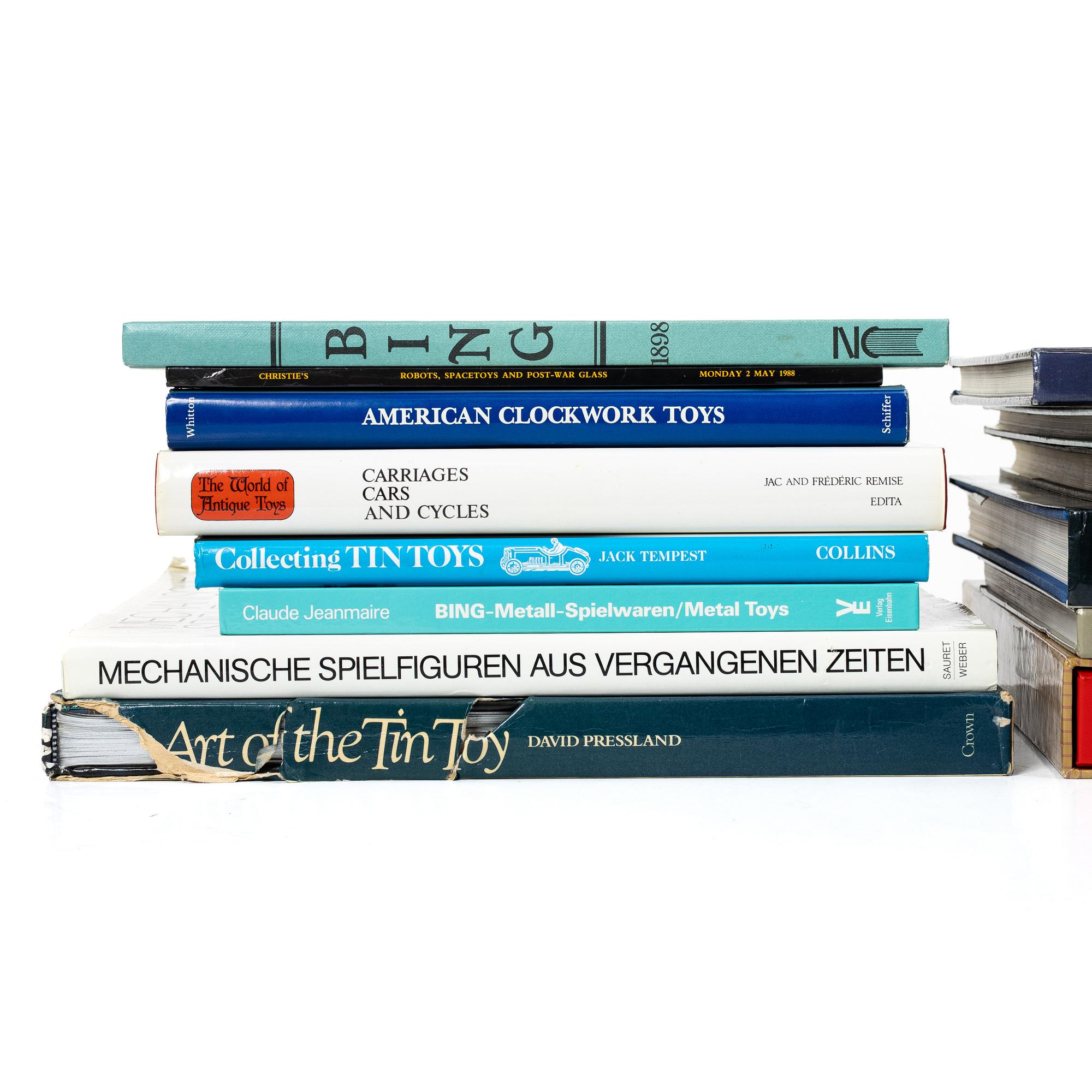 Books, 15 pieces, toy literature, including “The Art of the Tin Toy” & “Collecting Tin Toys”.
