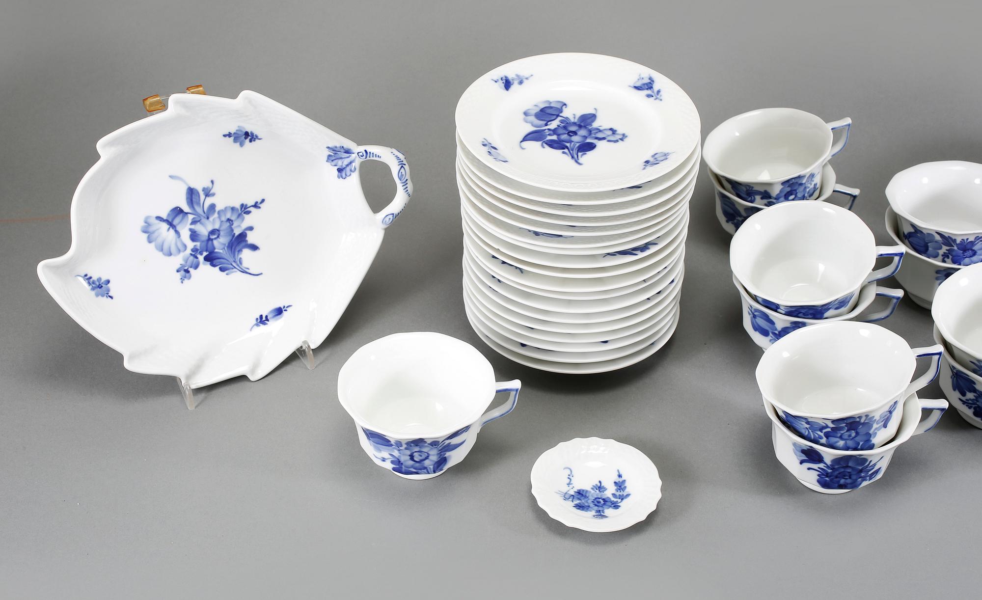 KAFFESERVIS, porslin, 21 delar, 2:a och 3:e sort., "Blå Blomst", Royal Copenhagen, Danmark, 1900-talets andra hälft.