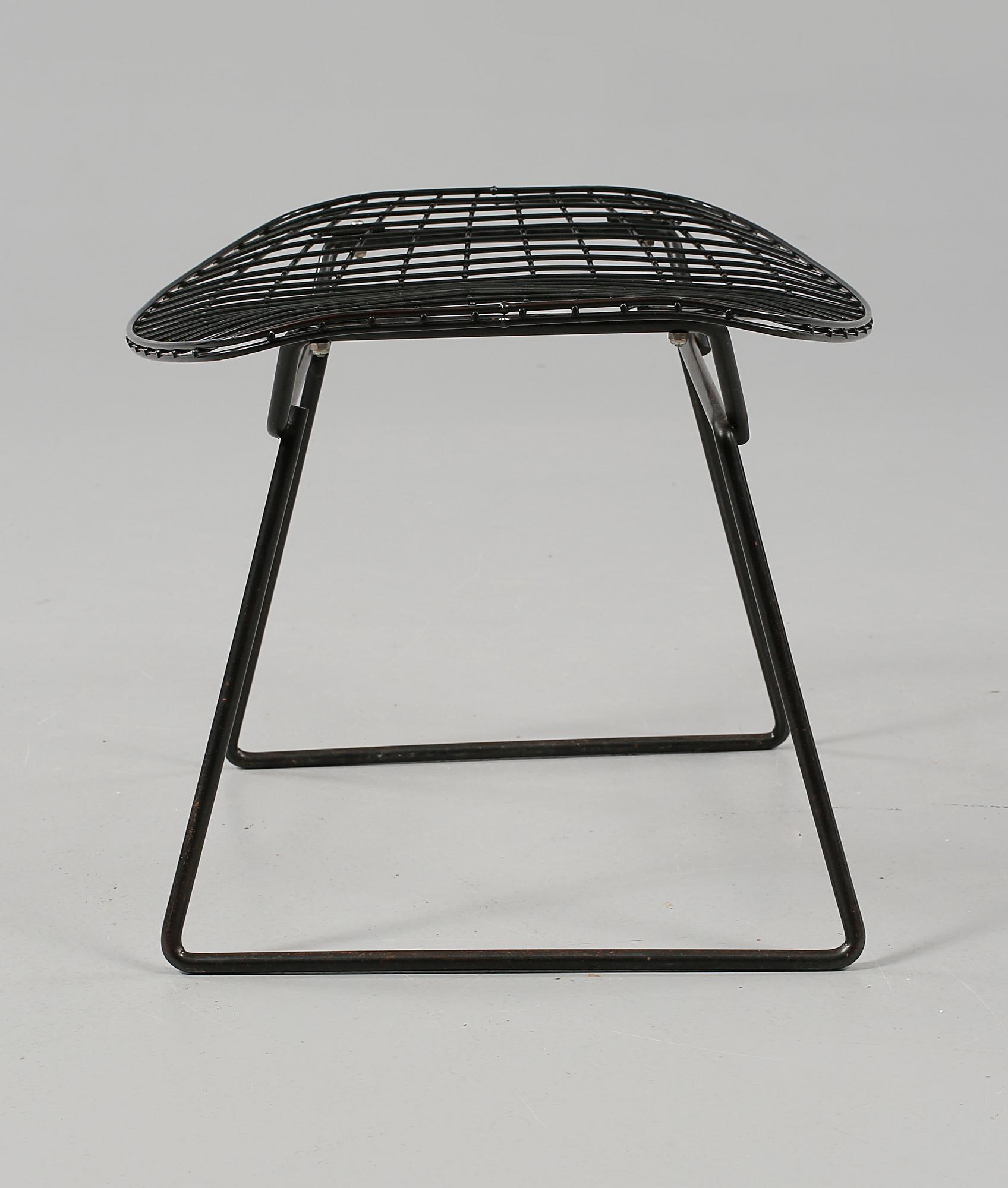 FOTPALL, Harry Bertoia, 1900-talets andra hälft.