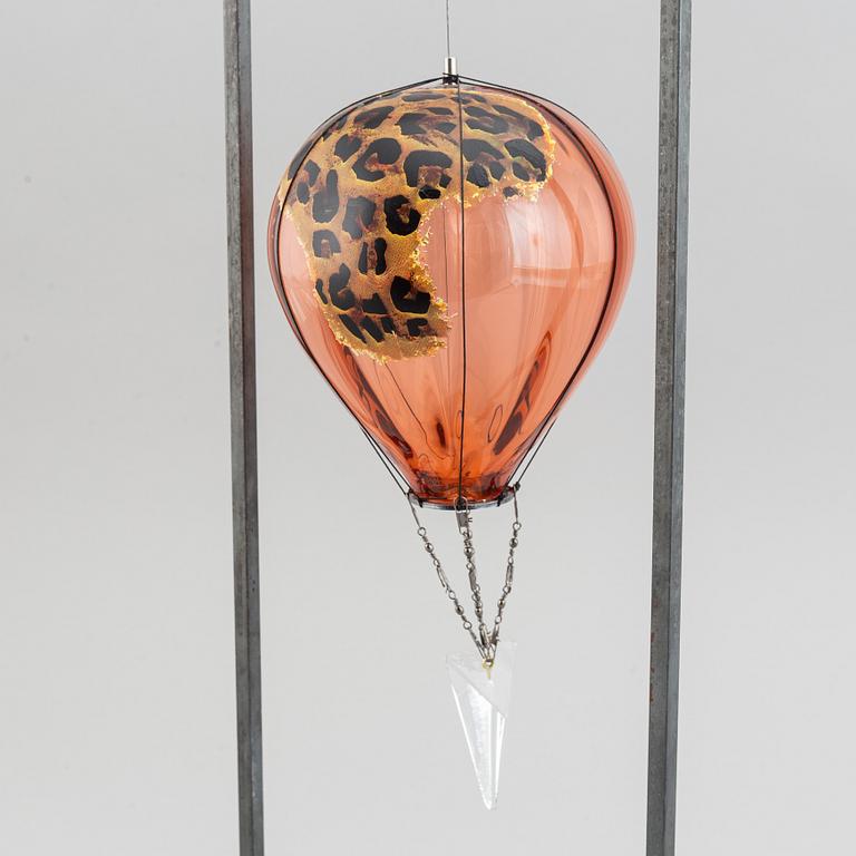 Kjell Engman, skulptur, glas, "Luftballong", signerad och numrerad 54/60.