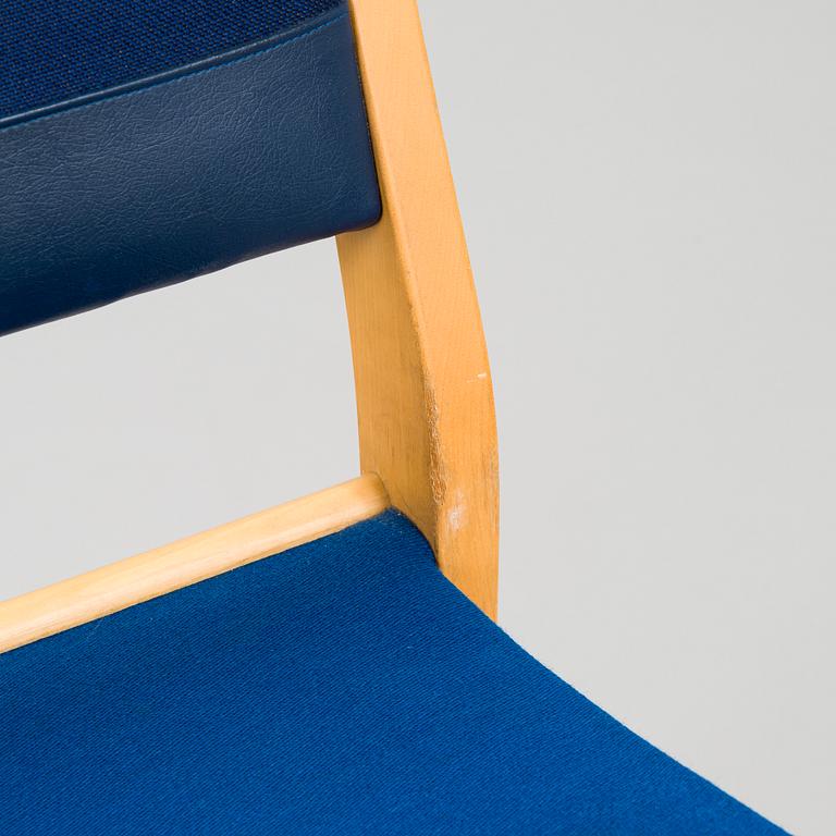 Alvar Aalto,  tuoleja 4, kpl malli 611, Artek, 1900-luvun loppu.