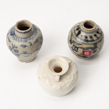 A group of eleven Chinese jars and vases, late Ming dynasty / 17th century.