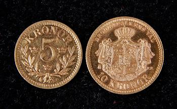 GULDMYNT, 2 st, 5 kr 1894, 10 kr 1901. Sverige. Tot 6 g.