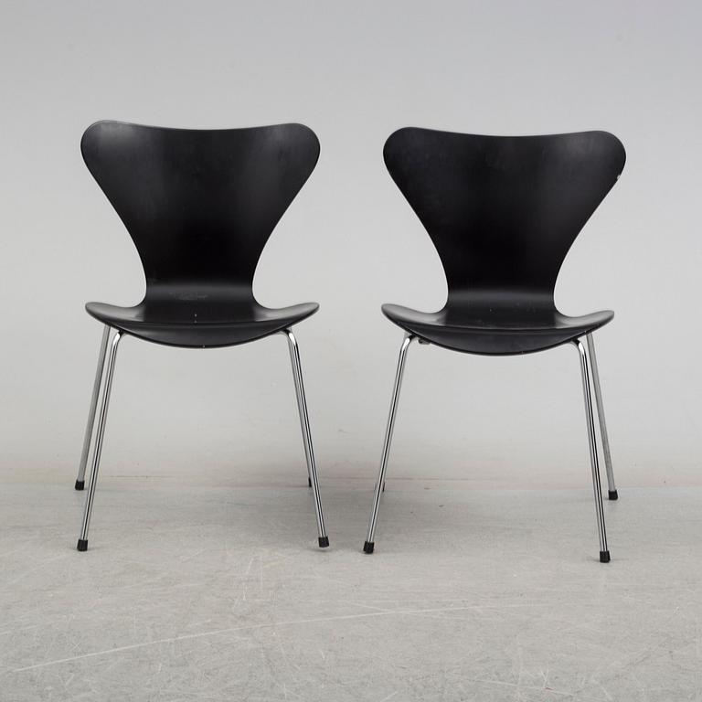 ARNE JACOBSEN, stolar, 6 st, "Sjuan", Fritz Hansen.