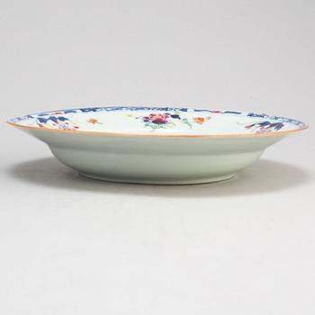 SOPPTALLRIKAR, fem stycken, kompaniporslin. Qingdynastin, Qianlong (1736-95).