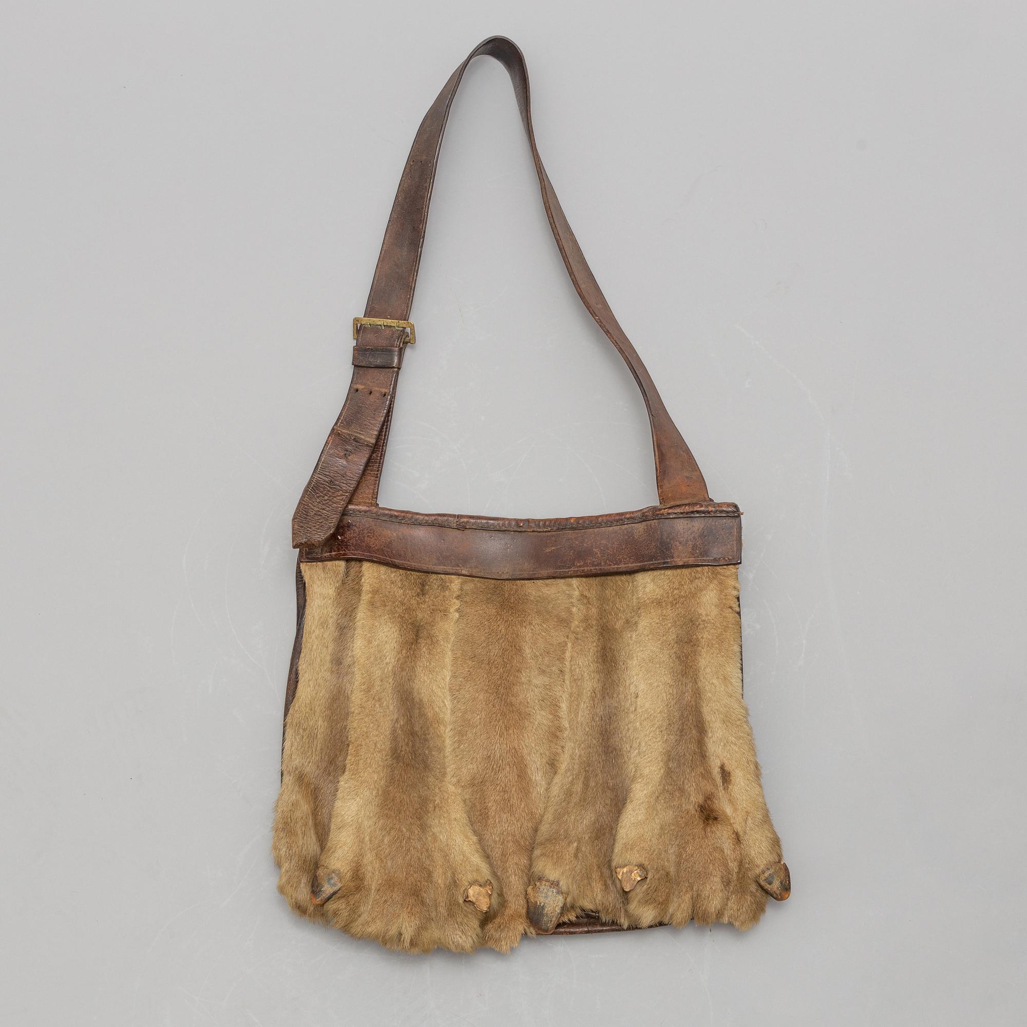 An early 20th century bag.
