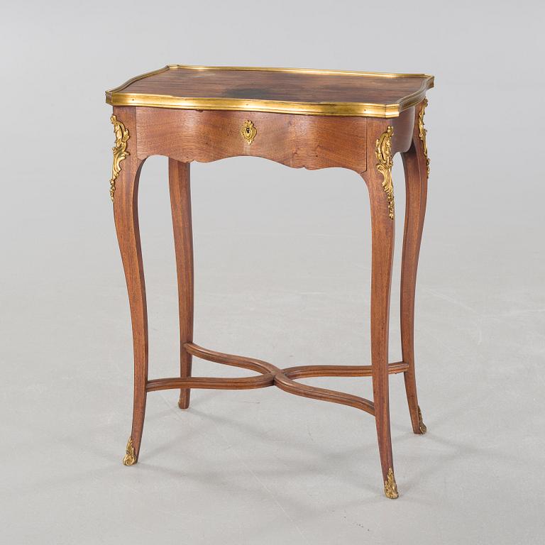 BORD, nyrokoko, signerat P. Sormani (Paul Sormani), Paris, 1800-talets andra hälft.