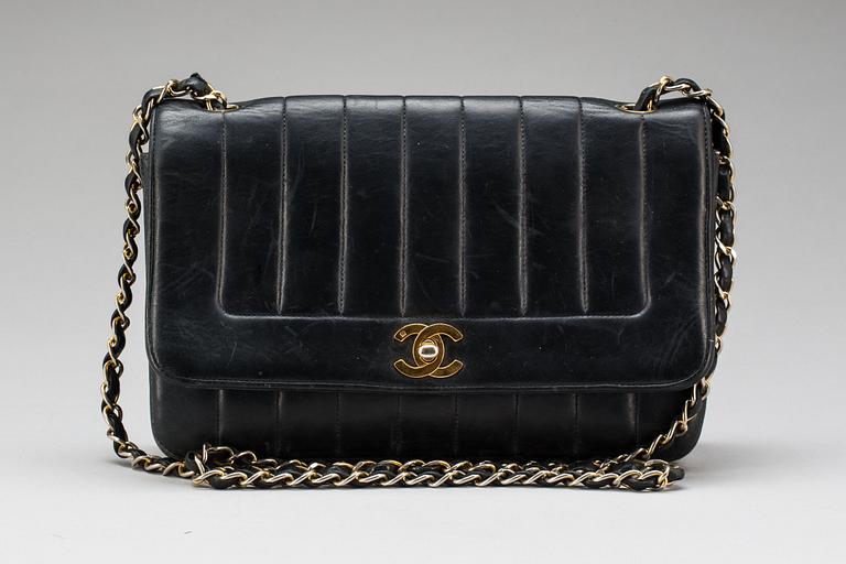 VÄSKA. Chanel.