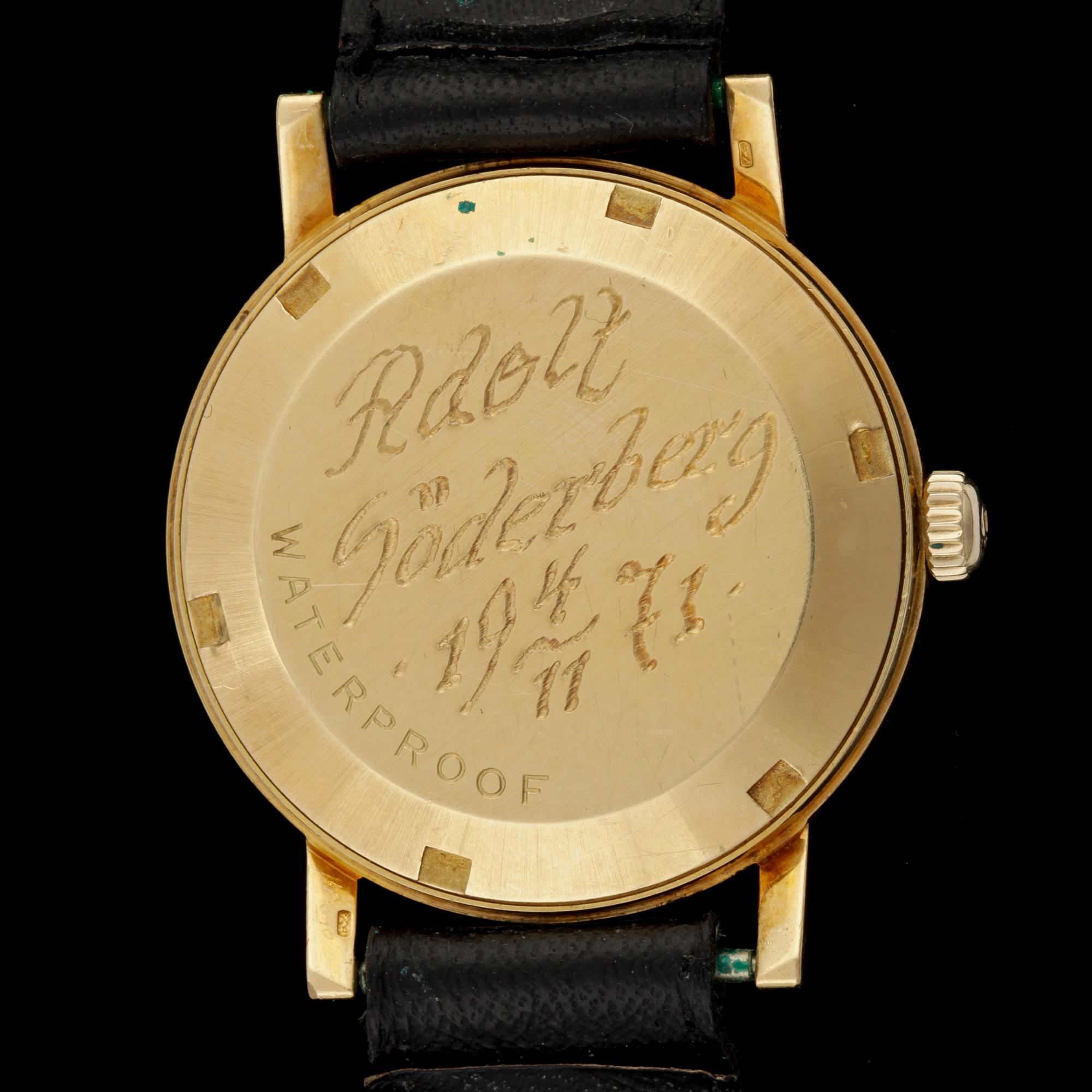 ARMBANDSUR, herr, 14K guld, Omega, automatisk, 1970-tal. Total vikt ca 44 gram.