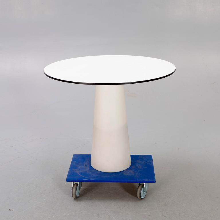 A Marcel Wanders table, "Container Table", Moooi, around the year 2000.