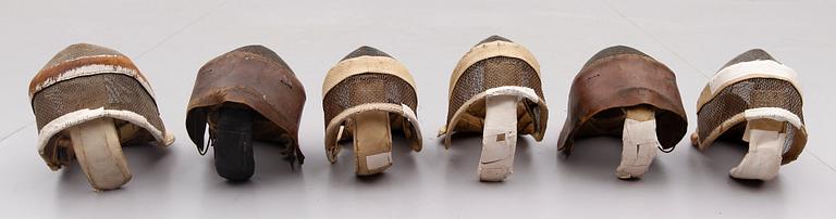 HJÄLMAR FÖR FÄKTNING, 6 st, 1900-tal.