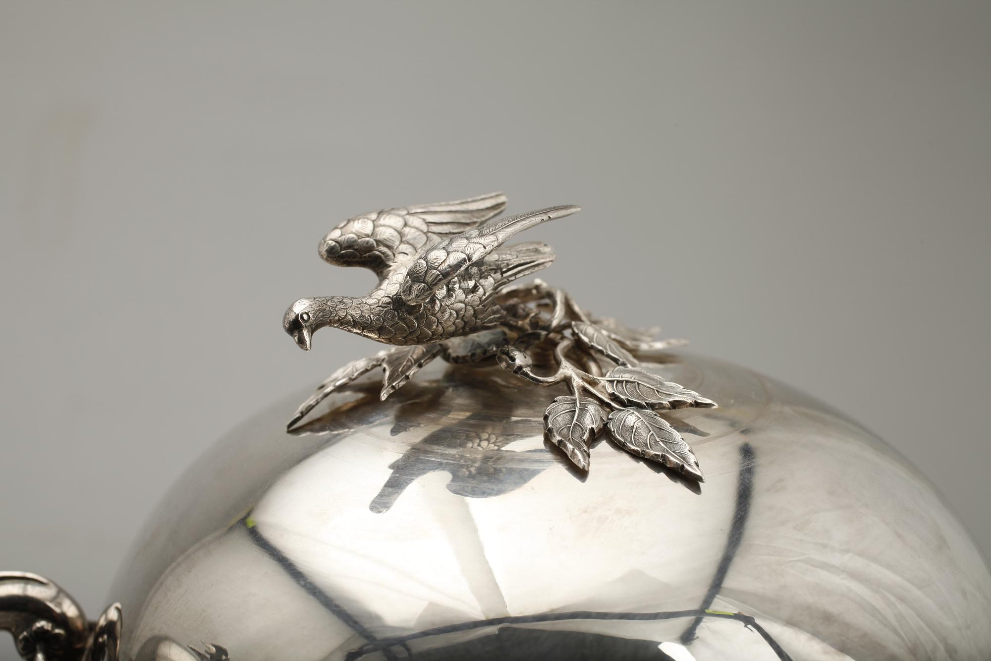 STRÖSOCKERSKÅLAR, 1 par, silver, Gustaf Möllenborg, Stockholm 1891. Vikt ca 1597 g.