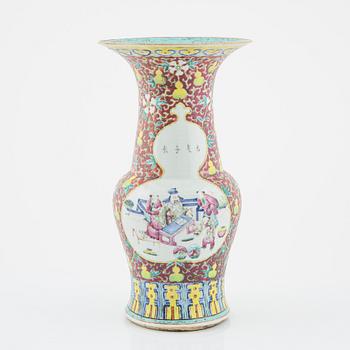 Vas, porslin, Kina, sen Qingdynasti, 1800-tal.