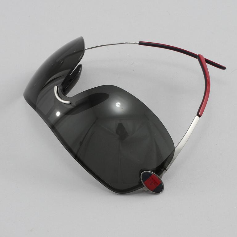 SOLGLASÖGON, Gucci.