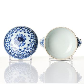 Skål med lock/ equelle, kompaniporslin, Kina, Qingdynastin, Qianlong (1736-95).