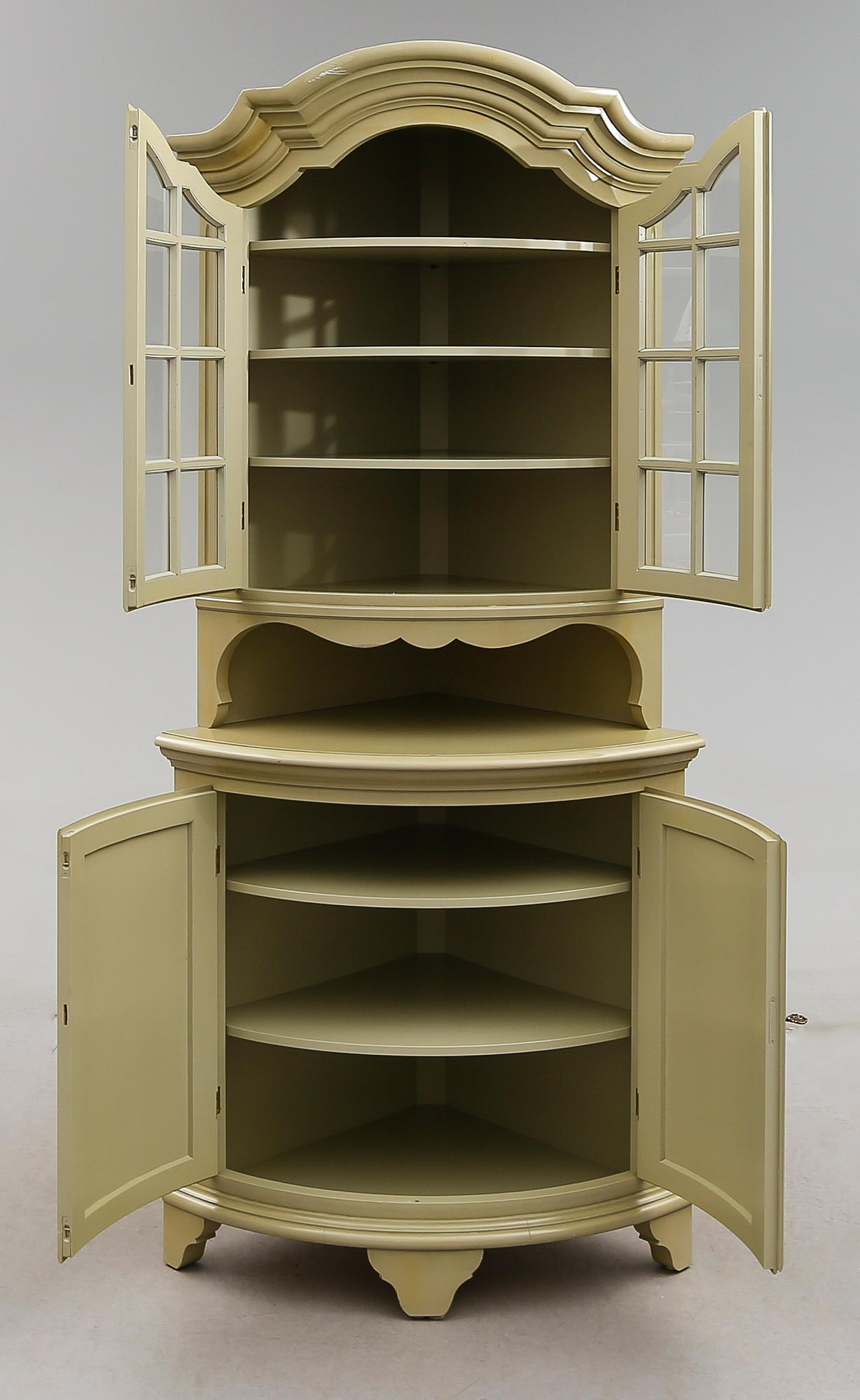 HÖRNSKÅP, Åmells, gustaviansk stil, 1900-talets andra hälft.