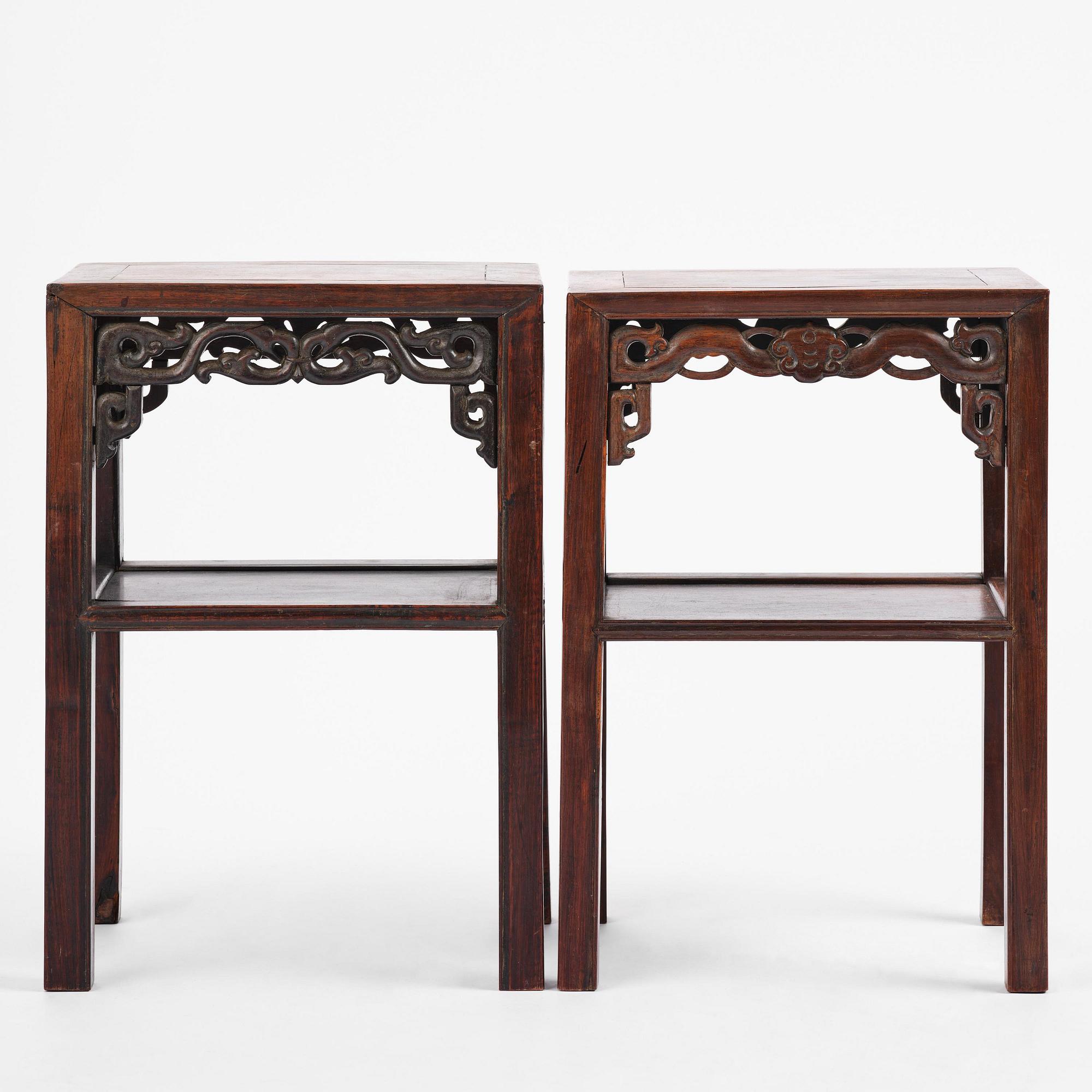 A set of two Chinese hardwood stands/tables, late Qing dynasty.