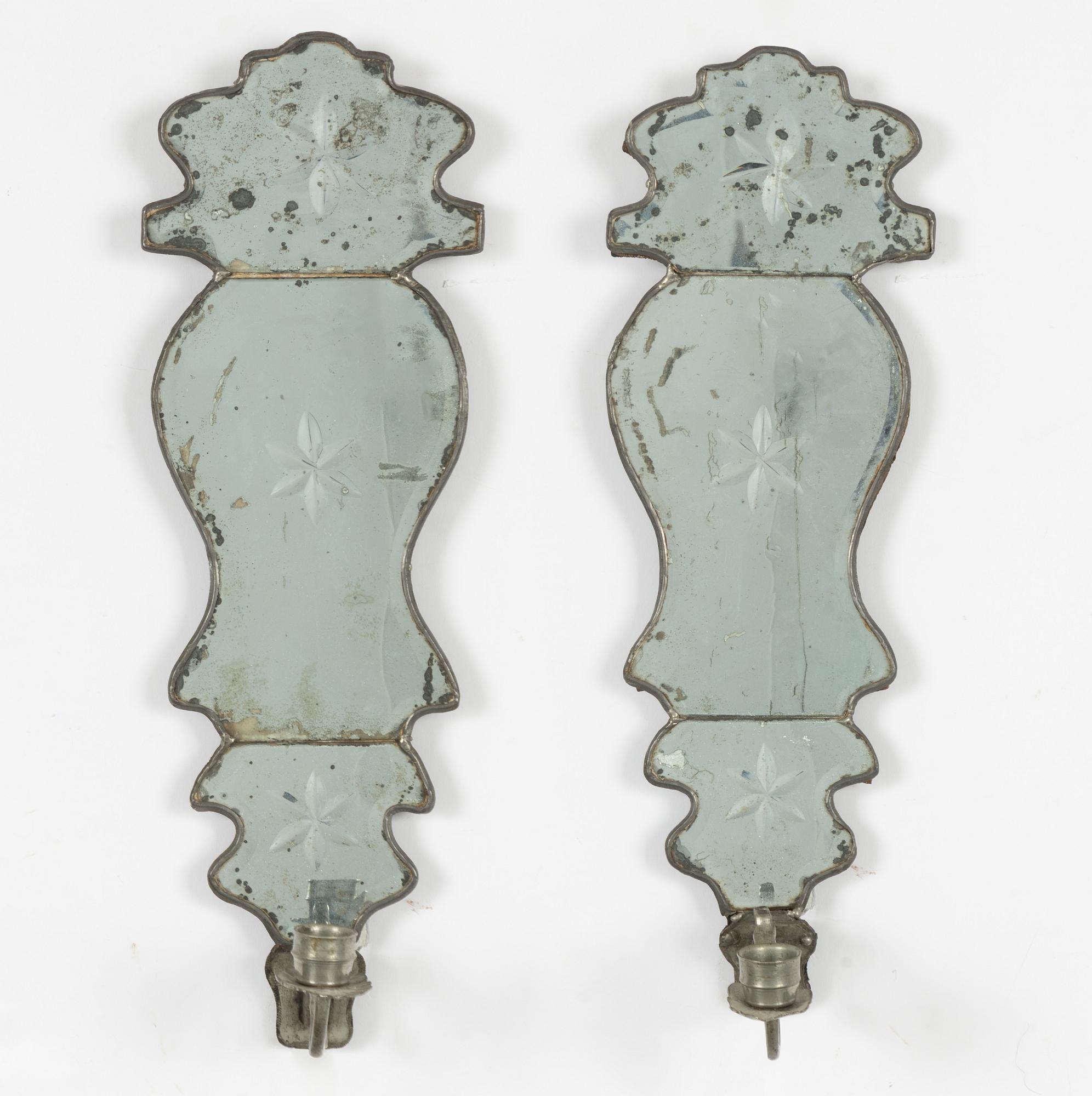 Spegellampetter, ett par, för ett ljus, omkring år 1900, Senbarockstil.