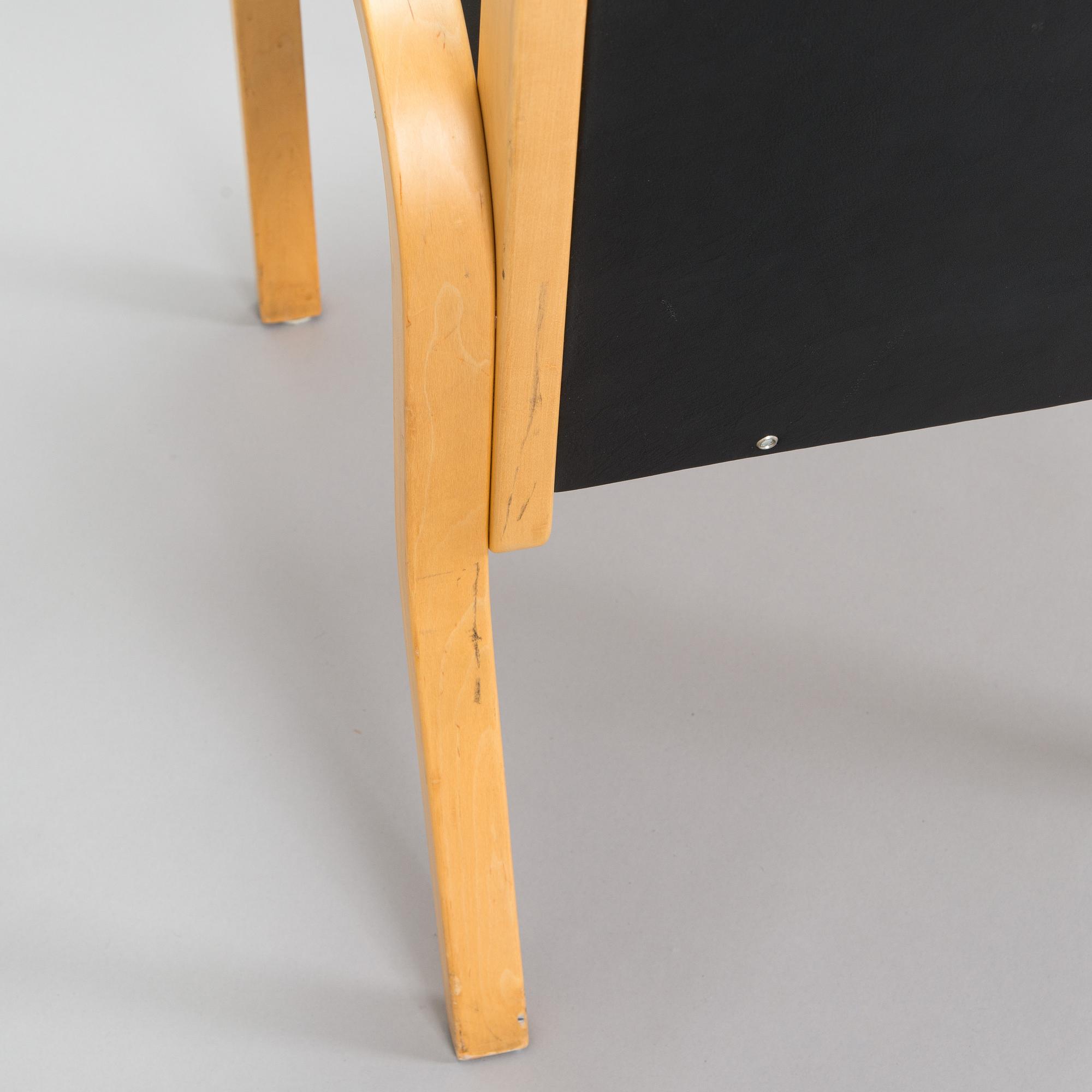 Alvar Aalto, nojatuolipari, malli E45, Artek, 1900-luvun loppu.