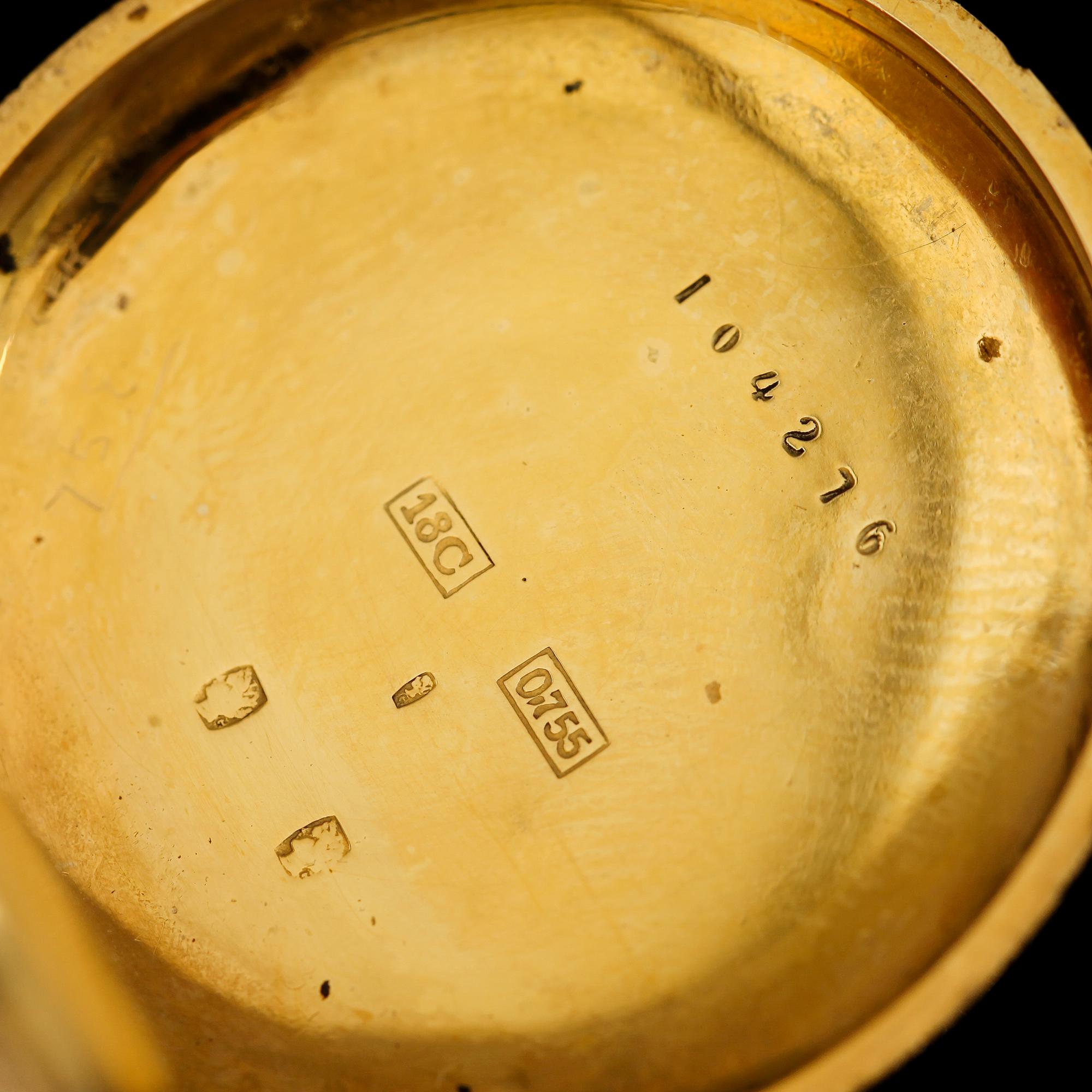 FICKUR, 18K guld, tidigt 1900-tal. Total vikt inklusive urhus ca 38 g.