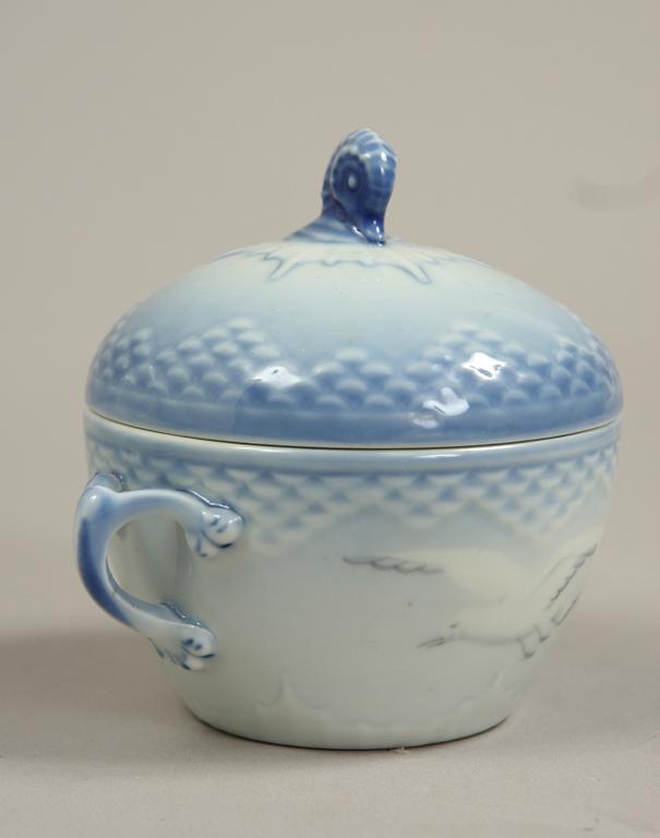 KAFFESERVISDELAR, 38 st. Porslin. "Måsen", Bing & Gröndahl.