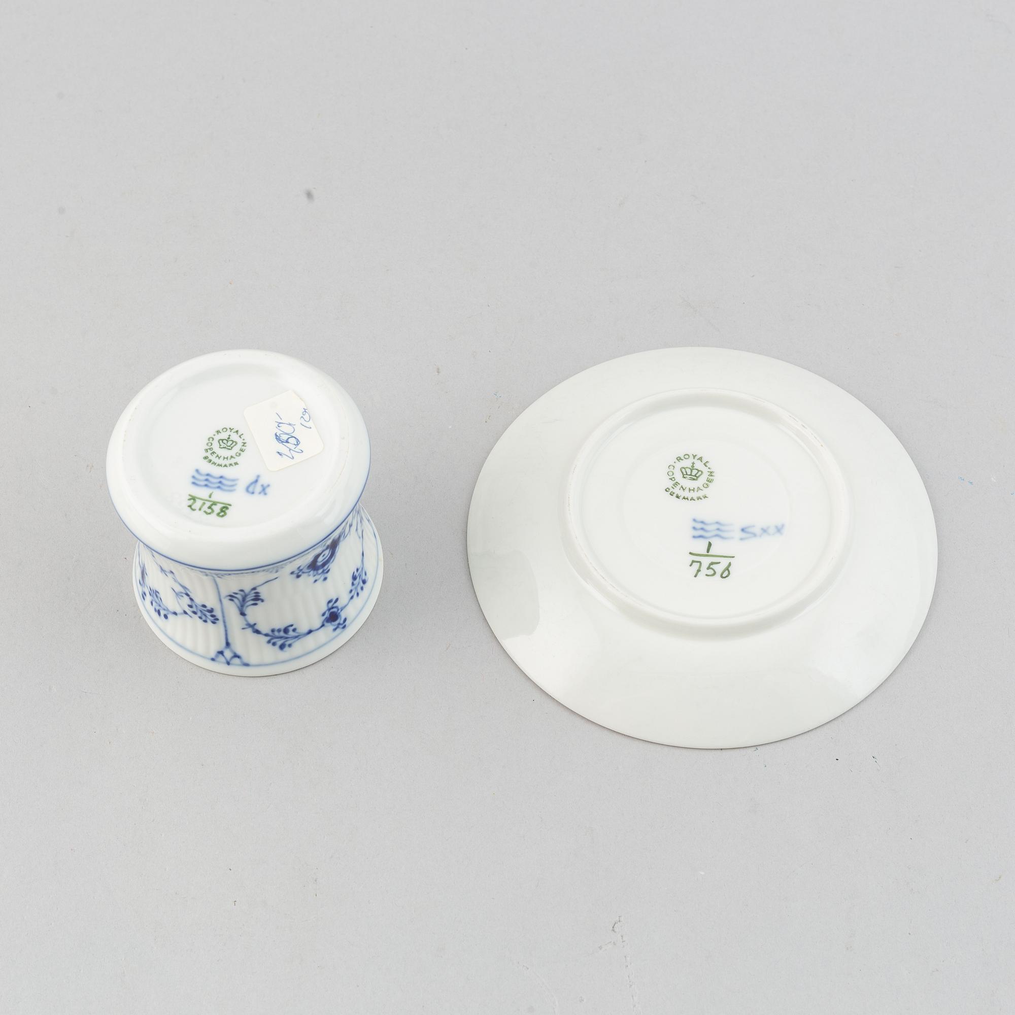 A 19 pcs coffee service 'Musselmalet' from Royal Copenhagen.