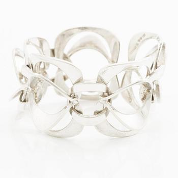 Theresia Hvorslev, a bracelet, silver, Falköping 1972. For Alton.