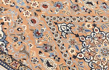 A part silk Nain runner, so-called 9 LAA, approx. 277 x 86 cm.