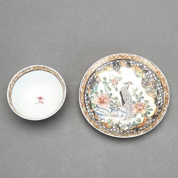 KOPP MED FAT, porslin, Kina, 1700-tal.